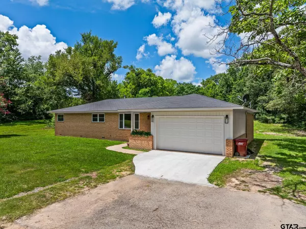 800 Holbrook, Mt Vernon, TX 75457