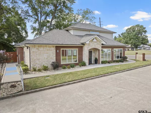 802 N Jefferson, Mt Pleasant, TX 75455