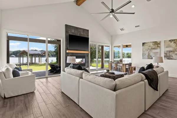 331 W Eagle Point, Mount Vernon, TX 75457