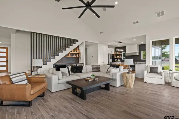 331 W Eagle Point, Mt Vernon, TX 75457