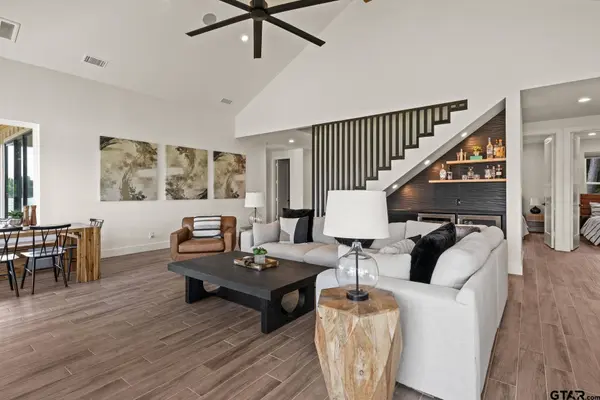 331 W Eagle Point, Mt Vernon, TX 75457