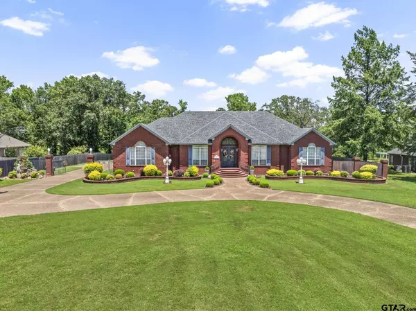 903 Deer Trail Ln, Mt Pleasant, TX 75455