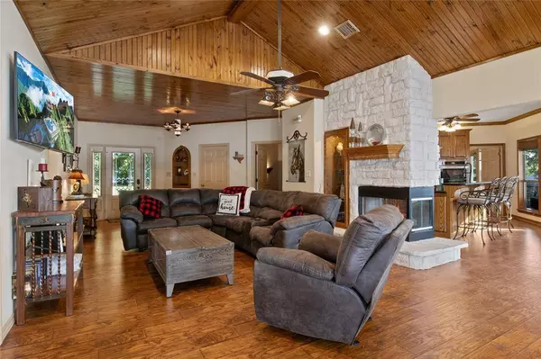 385 County Road 2610, Pittsburg, TX 75686