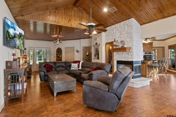 385 CR 2610, Pittsburg, TX 75686