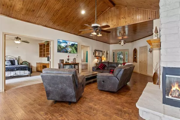 385 County Road 2610, Pittsburg, TX 75686