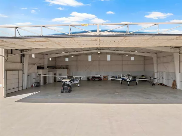 Hangar 601 Mike Hall Parkway #Hangar 601, Mount Pleasant, TX 75455