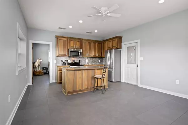 Hangar 601 Mike Hall Parkway #Hangar 601, Mount Pleasant, TX 75455