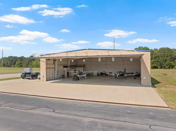 Hangar 601 Mike Hall Parkway #Hangar 601, Mount Pleasant, TX 75455