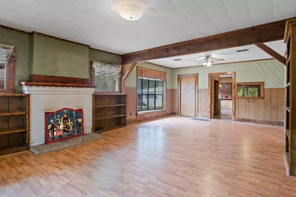 508 W 12th Street, Mount Pleasant, TX 75455