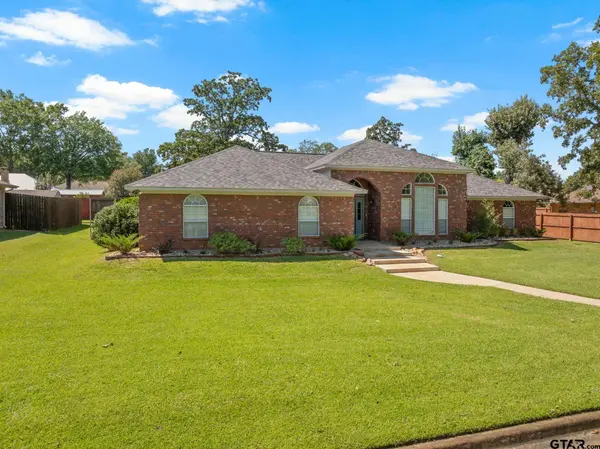 2300 S Williams Avenue, Mt Pleasant, TX 75455