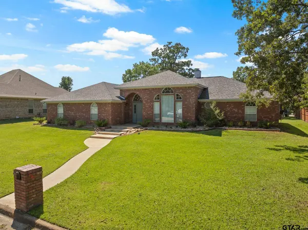 2300 S Williams Avenue, Mt Pleasant, TX 75455