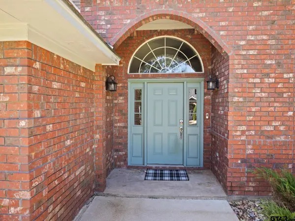 2300 S Williams Avenue, Mt Pleasant, TX 75455