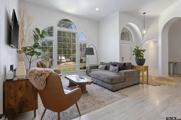 2300 S Williams Avenue, Mt Pleasant, TX 75455