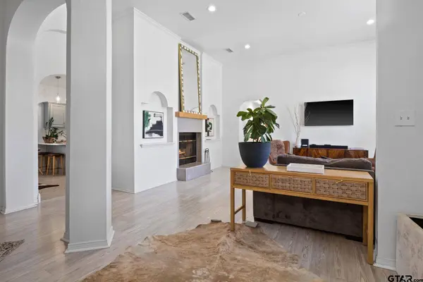 2300 S Williams Avenue, Mt Pleasant, TX 75455