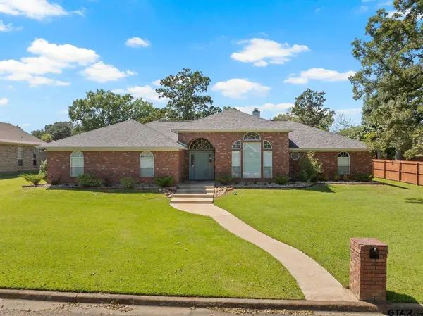 2300 S Williams Avenue, Mt Pleasant, TX 75455