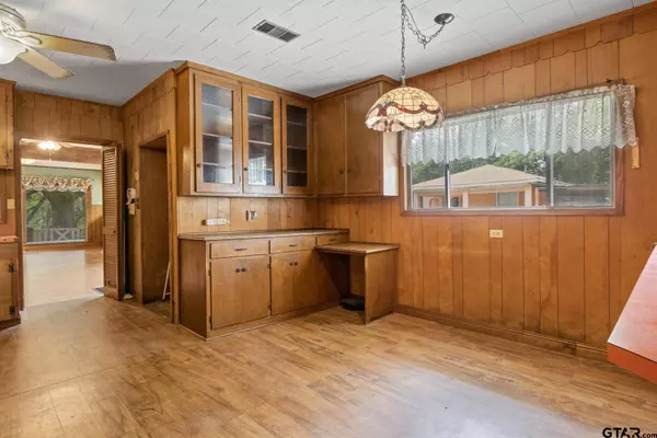 508 W 12th, Mt Pleasant, TX 75455