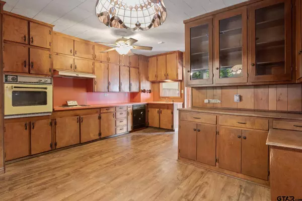 508 W 12th, Mt Pleasant, TX 75455