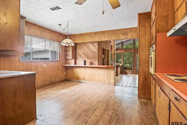 508 W 12th, Mt Pleasant, TX 75455