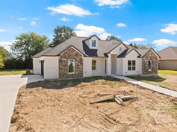 2732 Stone Hedge, Mount Pleasant, TX 75455