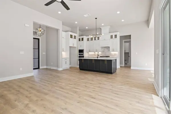 2732 Stone Hedge, Mount Pleasant, TX 75455