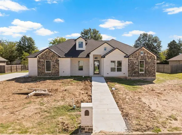 2732 Stone Hedge, Mount Pleasant, TX 75455