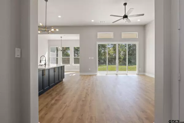 2732 Stone Hedge, Mt Pleasant, TX 75455