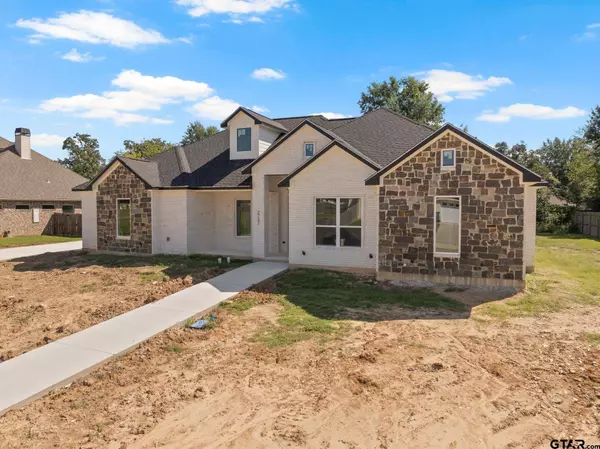 2732 Stone Hedge, Mt Pleasant, TX 75455