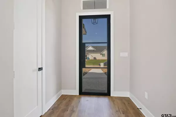 2732 Stone Hedge, Mt Pleasant, TX 75455