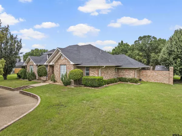 100 Turnberry Circle, Mt Pleasant, TX 75455