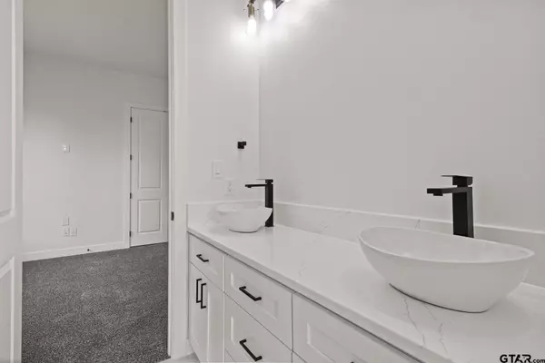 237 Kathryns Court, Mt Pleasant, TX 75455