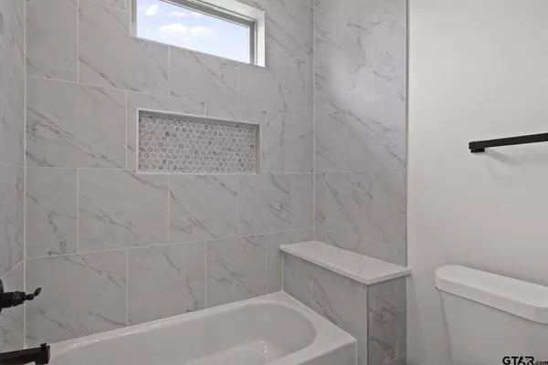 237 Kathryns Court, Mt Pleasant, TX 75455