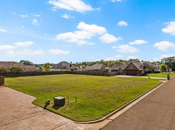 220 Kathryn's Court, Mount Pleasant, TX 75455