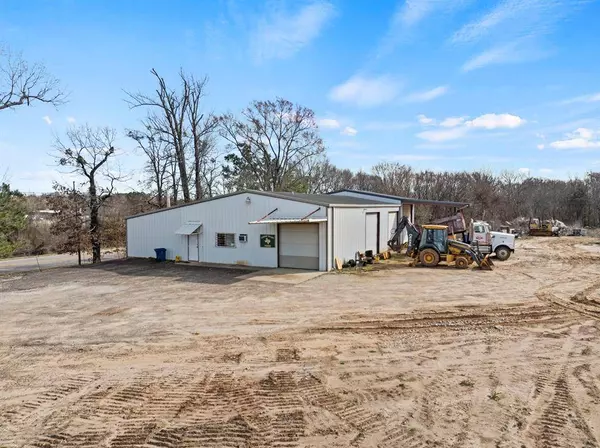 760 E 16th Street, Mount Pleasant, TX 75455