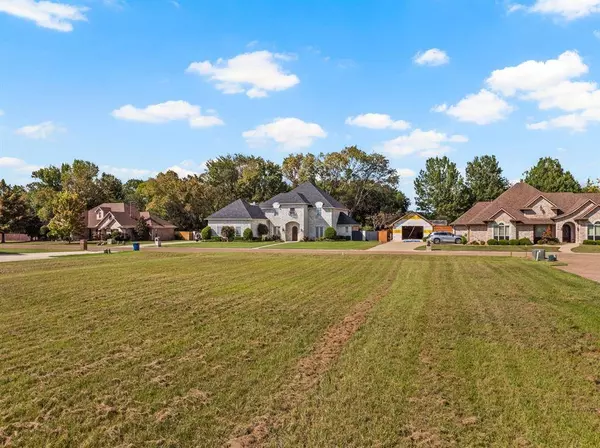 220 Kathryn's Court, Mount Pleasant, TX 75455