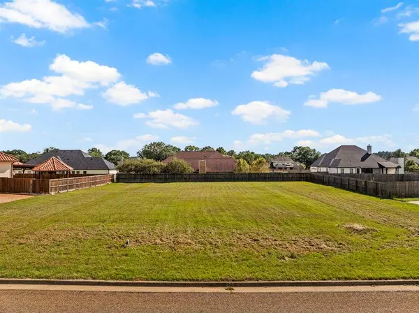 220 Kathryn's Court, Mount Pleasant, TX 75455