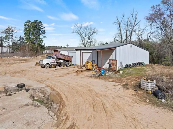 760 E 16th Street, Mount Pleasant, TX 75455