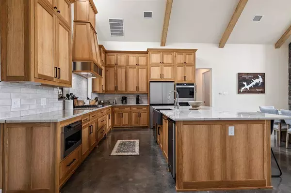 208 County Road 2129, Pittsburg, TX 75686