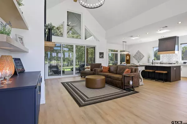 453 Private Road 2712, Mt Pleasant, TX 75455