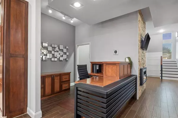 802 N Jefferson St, Mount Pleasant, TX 75455