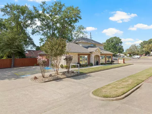 802 N Jefferson St, Mount Pleasant, TX 75455