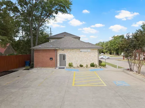 802 N Jefferson St, Mount Pleasant, TX 75455