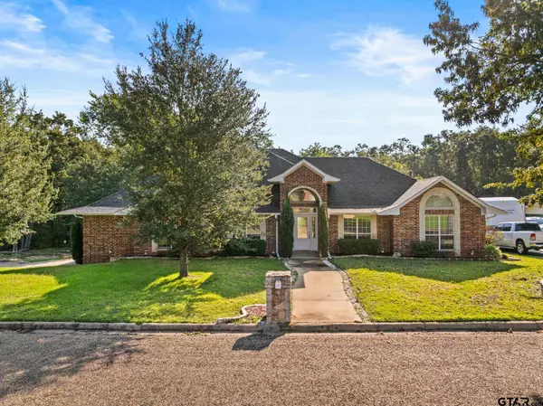 2301 S Williams Avenue, Mt Pleasant, TX 75455