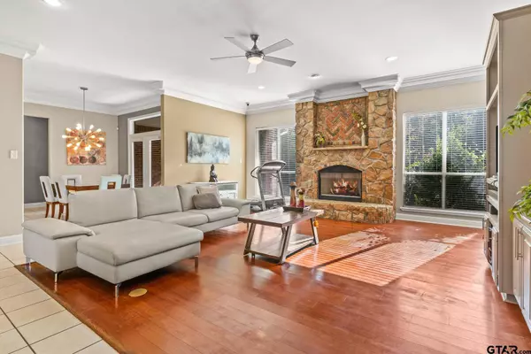 2301 S Williams Avenue, Mt Pleasant, TX 75455