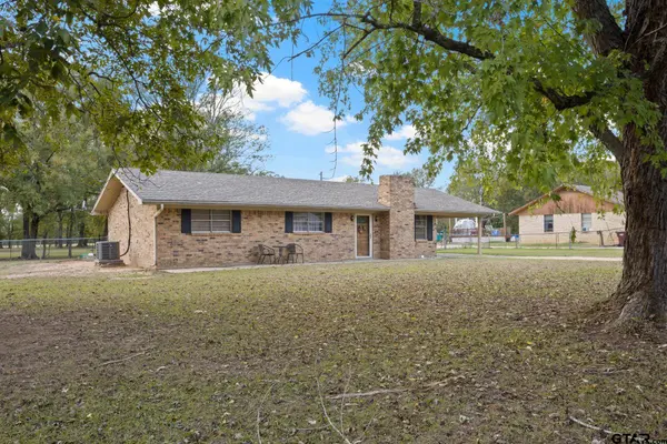 229 County Road 3215, Mount Pleasant, TX 75455