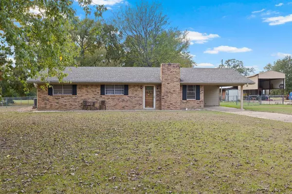 229 County Road 3215, Mount Pleasant, TX 75455