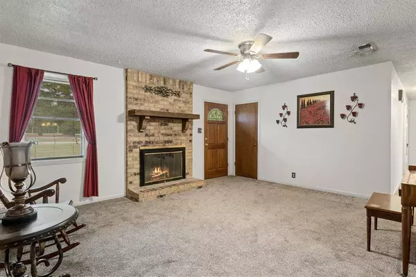 229 County Road 3215, Mount Pleasant, TX 75455