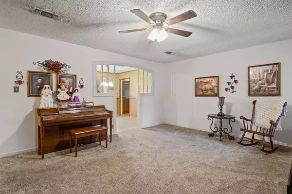 229 County Road 3215, Mount Pleasant, TX 75455