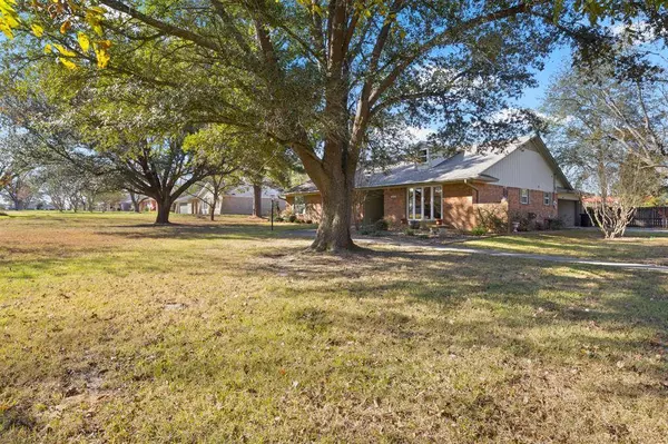 110 Magnolia Street, Pittsburg, TX 75686