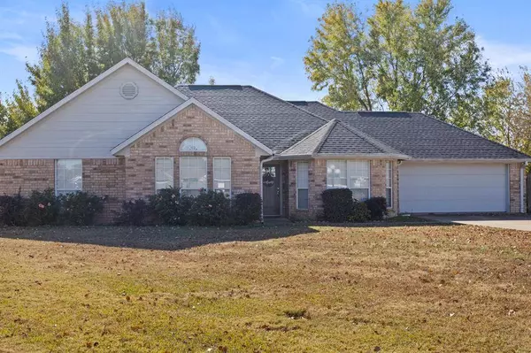 103 Sweet Pea Court, Mount Pleasant, TX 75455