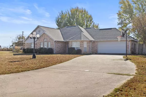 103 Sweet Pea Court, Mount Pleasant, TX 75455